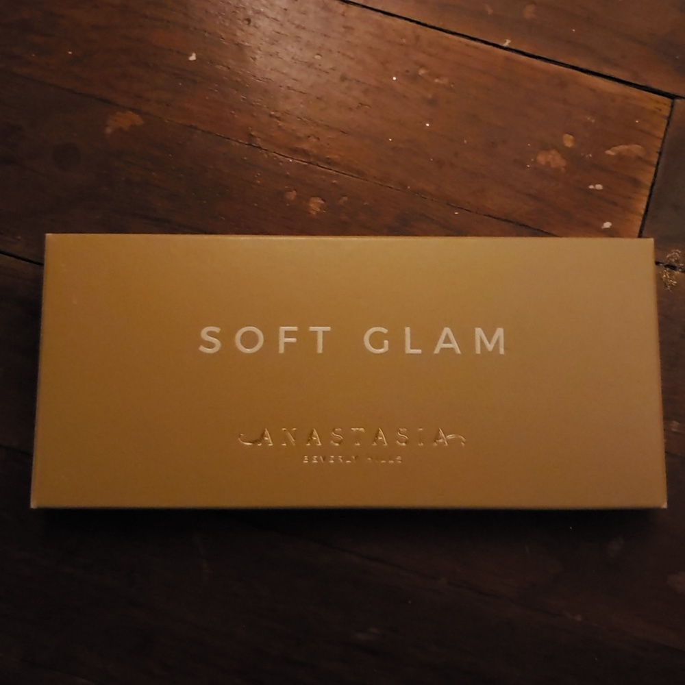 Anastasia soft glam palette